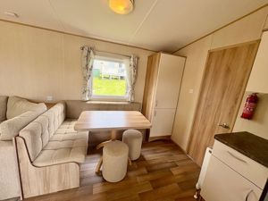 Diner- click for photo gallery